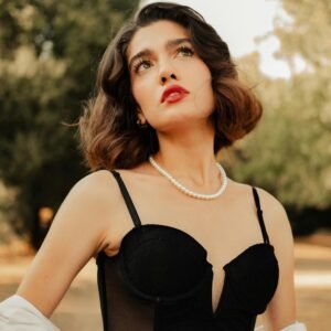The History of Women’s Corsets: A Journey through Fashion.