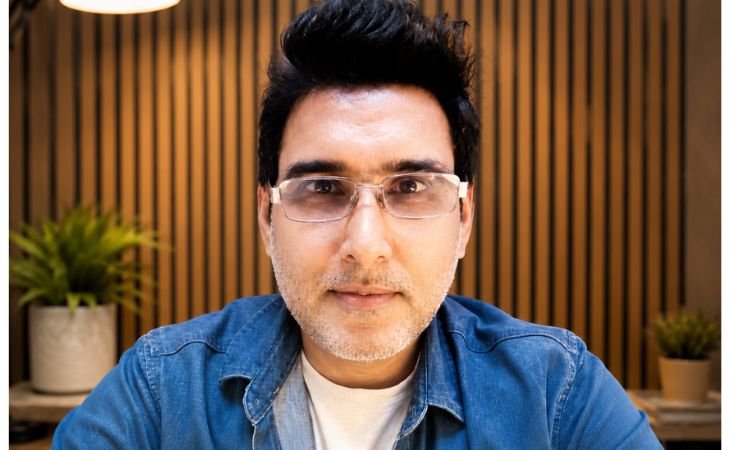 Robin Eliezer professional tailor and digital skills blogger portrait